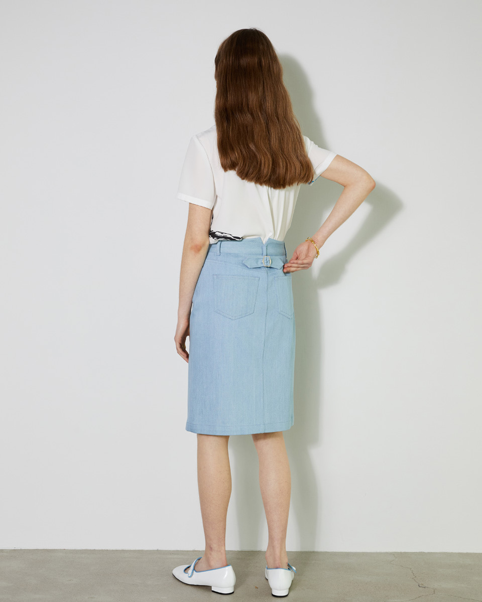 slit-front denim skirt with buckle_light blue