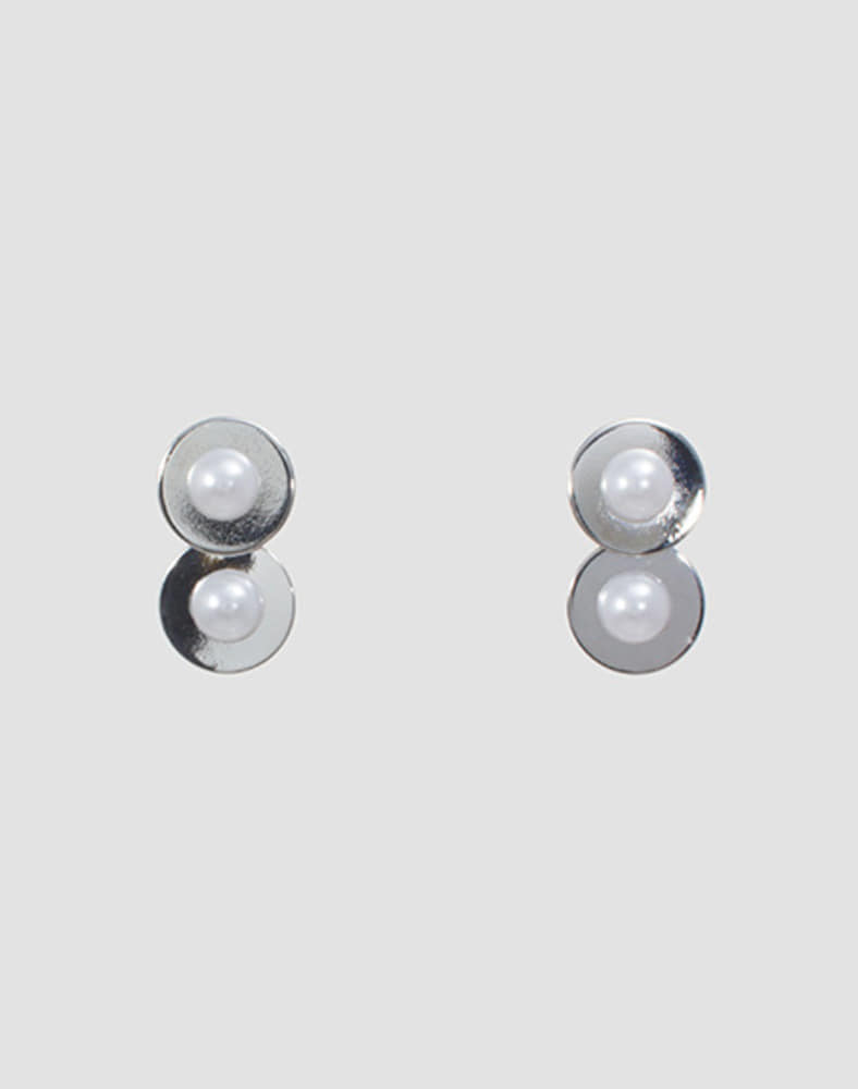 Double circle Pearl drop earring