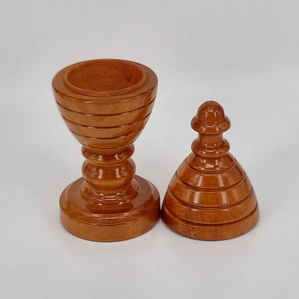 JL Ball &amp; Silk Vase (wood)JL Ball &amp; Silk Vase (wood)