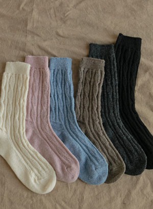 韓國羊駝毛麻花襪子