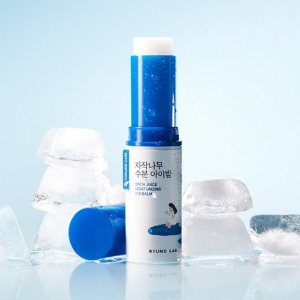 ROUND LAB Birch Juice Moisturizing Eye Balm 10g portable cooling stick for under-eye hydration.
