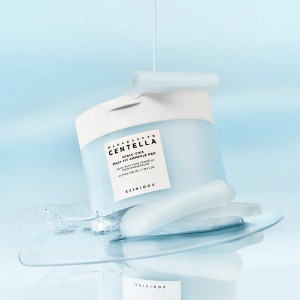 SKIN1004 Madagascar Centella Hyalu-Cica Jelly-Fit Ampoule Pad container with 60 cooling hydrogel pads.