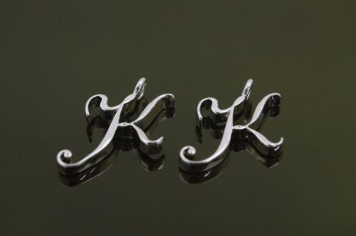알파벳펜던트 (대) K, AK-R8, 2개, 무니켈, 화이트골드도금, 19mm