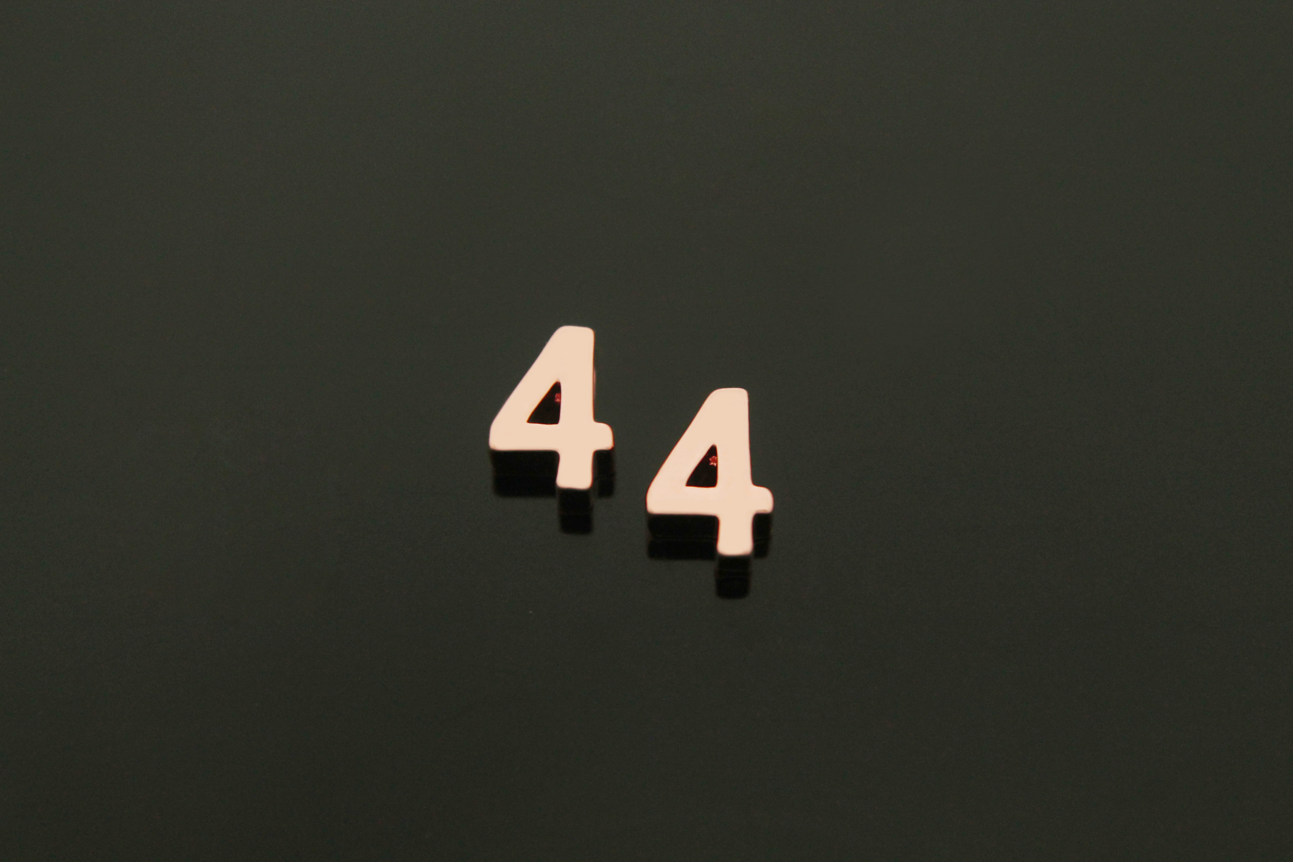 작은 숫자 4 펜던트, NU-P4, 2개, 로즈골드도금, 7x5x2.5mm