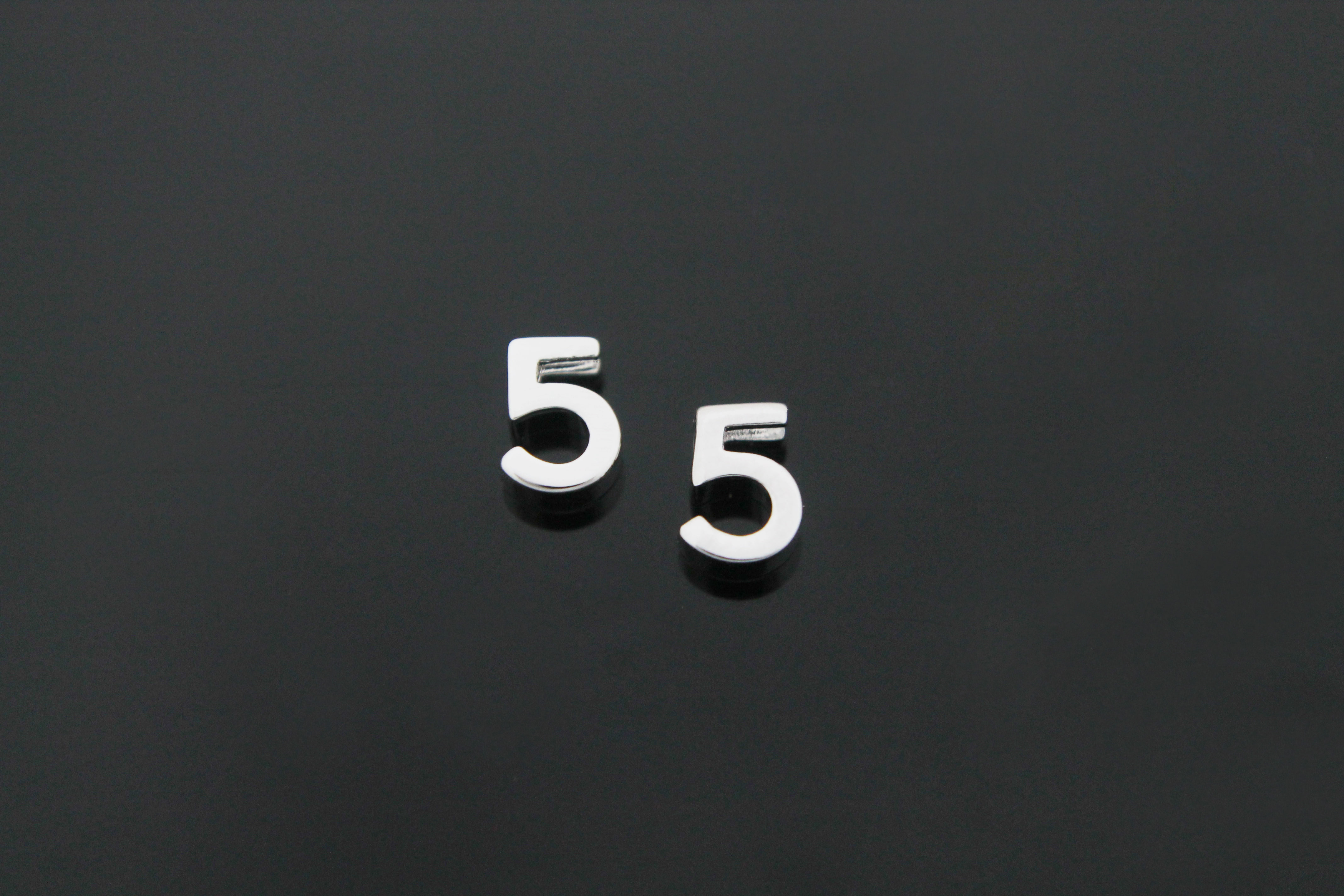 작은 숫자 5 펜던트, NU-R5, 2개, 브라스(신주), 7x4.8x2.5mm