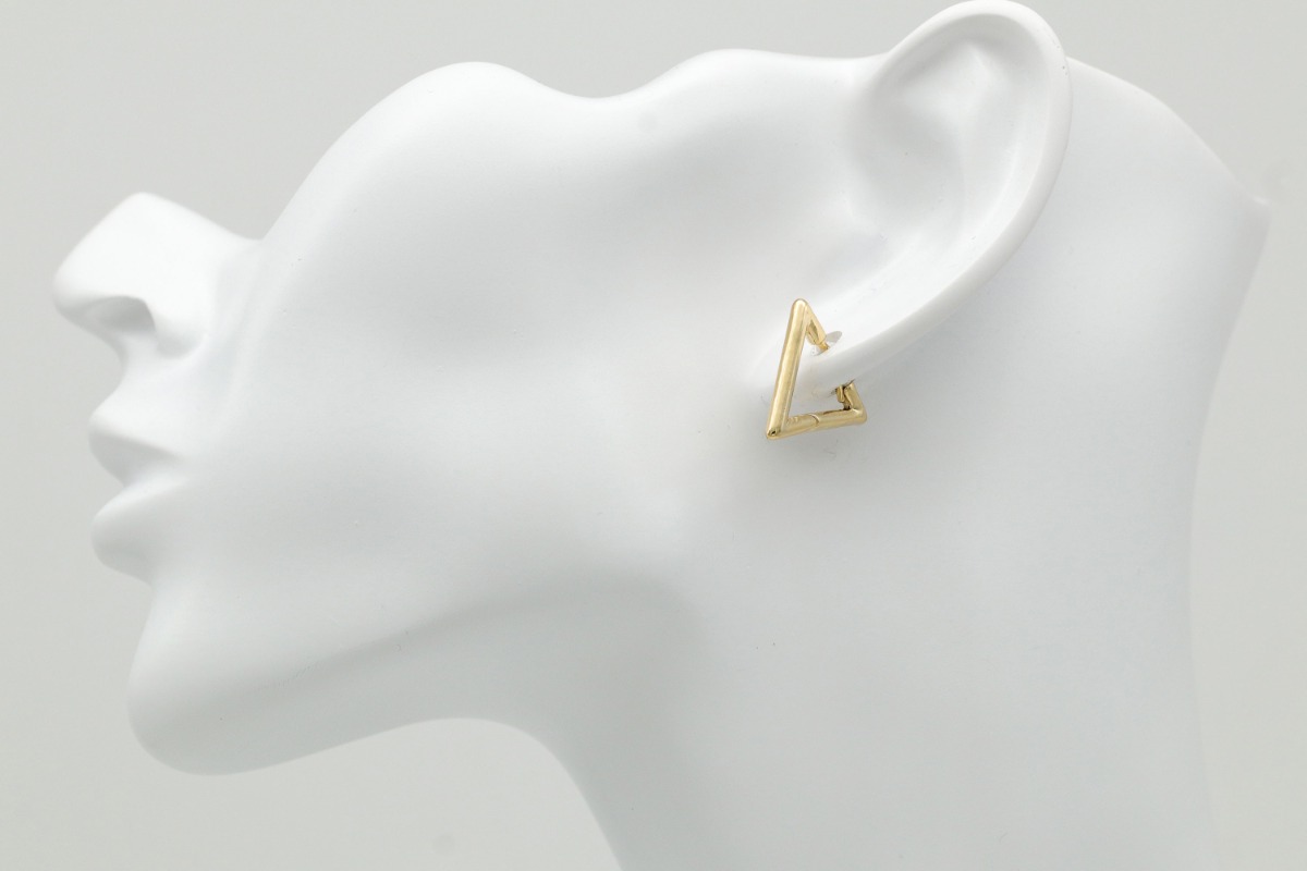 [Q14-R4] Dainty triangle hoop earrings