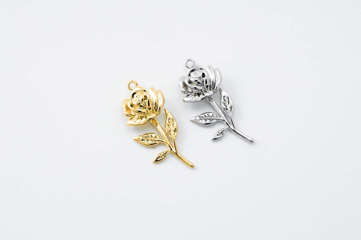 [P3-VC1] Rose charm, Brass, Nickel free, Wedding jewelry, Wedding accessories, Flower pendant, Dainty flower charm, 1 pcs (P3-G14, P3-G14R)