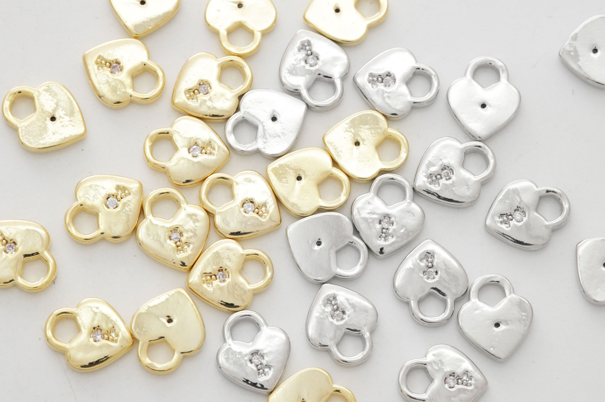 [Q18-VC12] Heart padlock charm, Brass, Cubic zirconia, Nickel free, Unique pendant, Dainty charm, Jewelry making supplies, 1 piece (Q18-P6, Q18-P6R)