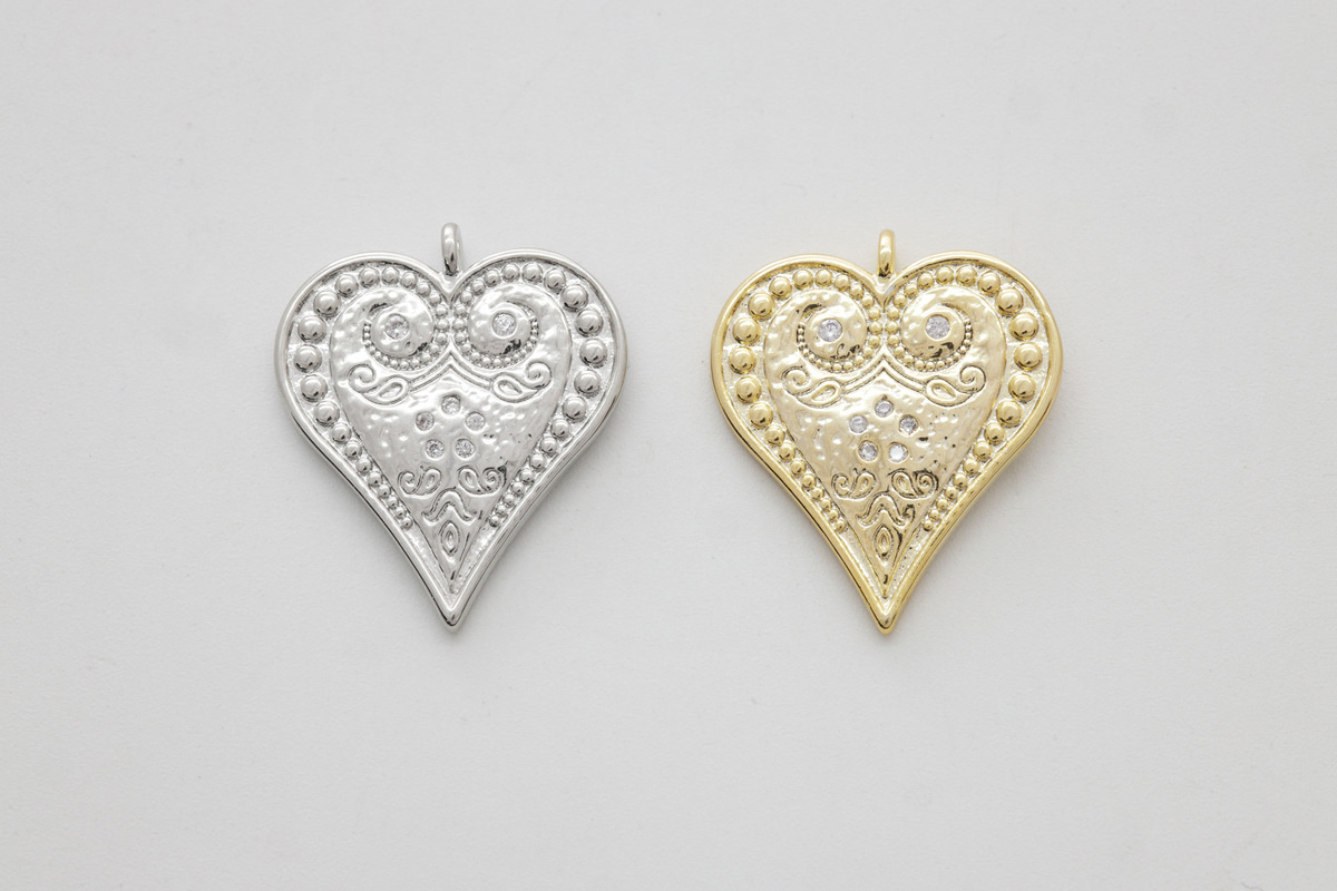 [Q18-VC13] Vintage heart pendant, Brass, Cubic zirconia, Nickel free, Simple charm, Jewelry making supplies, 1 piece (Q18-R5, Q18-R5R)