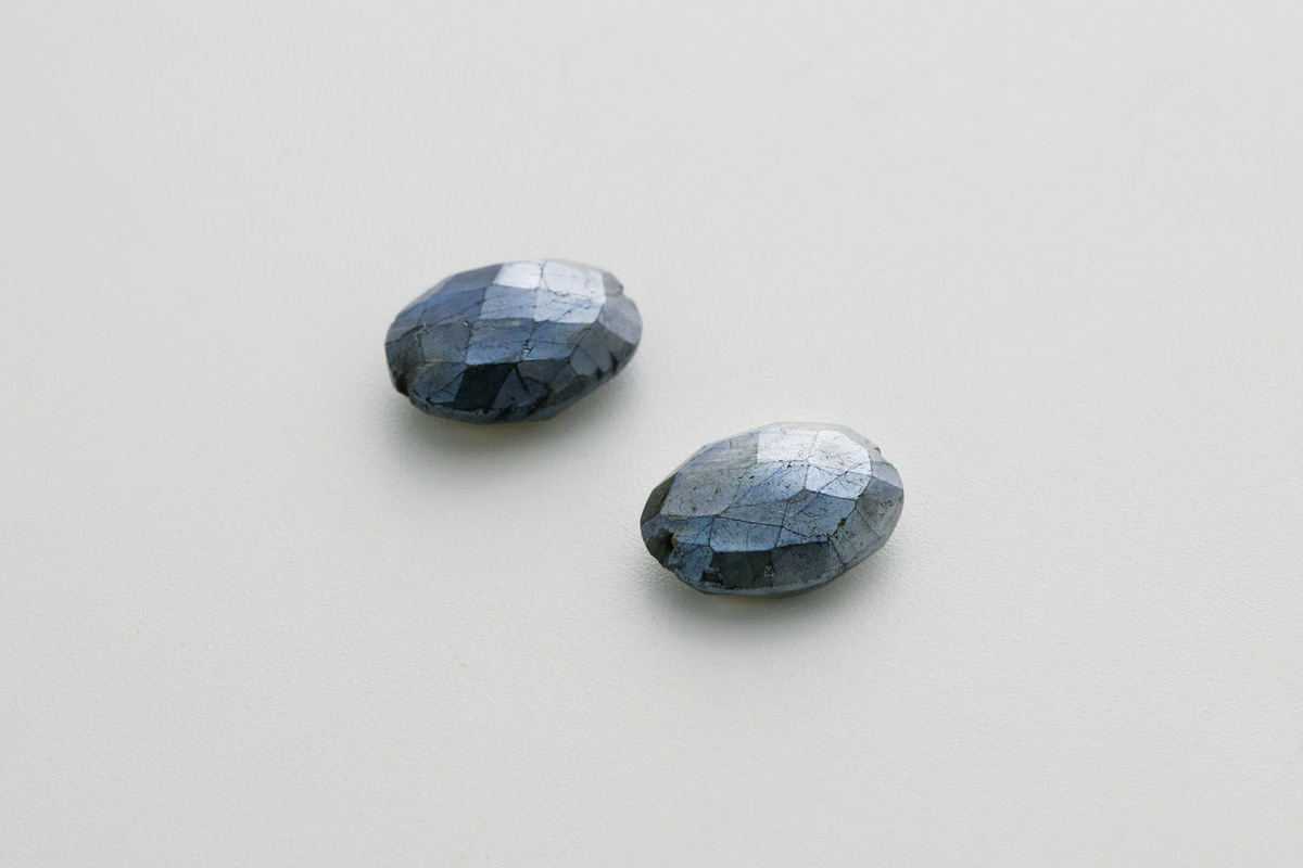 [N51-R4] Gemstone beads (Mystic Labradorite), Gemstone, Nickel free, Jewelry making supplies, Unique charm, 2 pcs, 