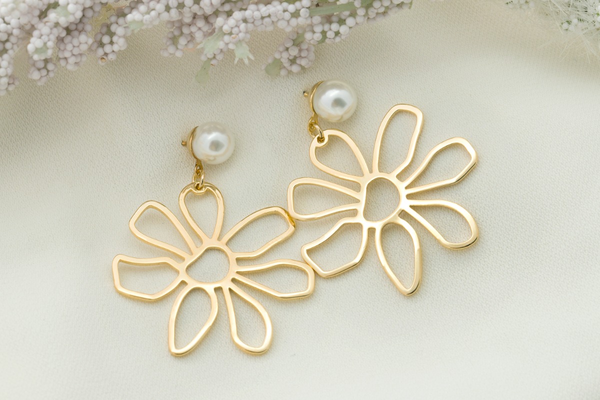[T74-G2] Flower pendant ONLY, Brass, Nickle free, Simple charm, Wholesale jewelry making supplies, Earring making charms, 2 pcs