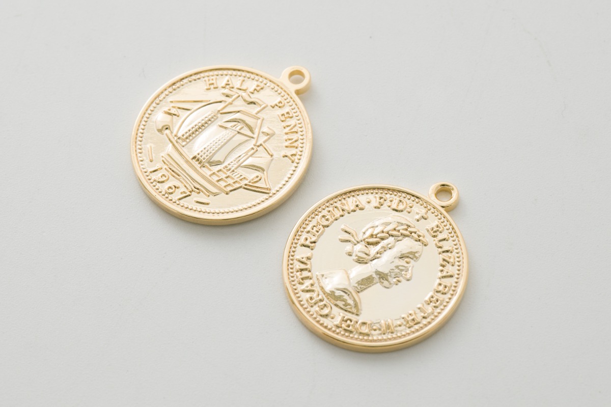 [Q6-R15] Half penny coin charm, Brass, Nickel free, Wholesale jewelry supplies, Necklace makings, Coin pendant, 1 piece