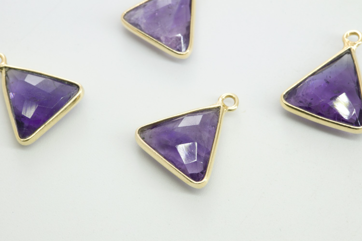 [N53-R3] Triangle gemstone charm(Amethyst), Gold plated 925 silver &amp; copper, Gemstone, Nickel free, Jewelry making supplies, 1 piece