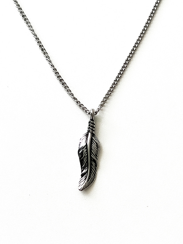 feather necklet