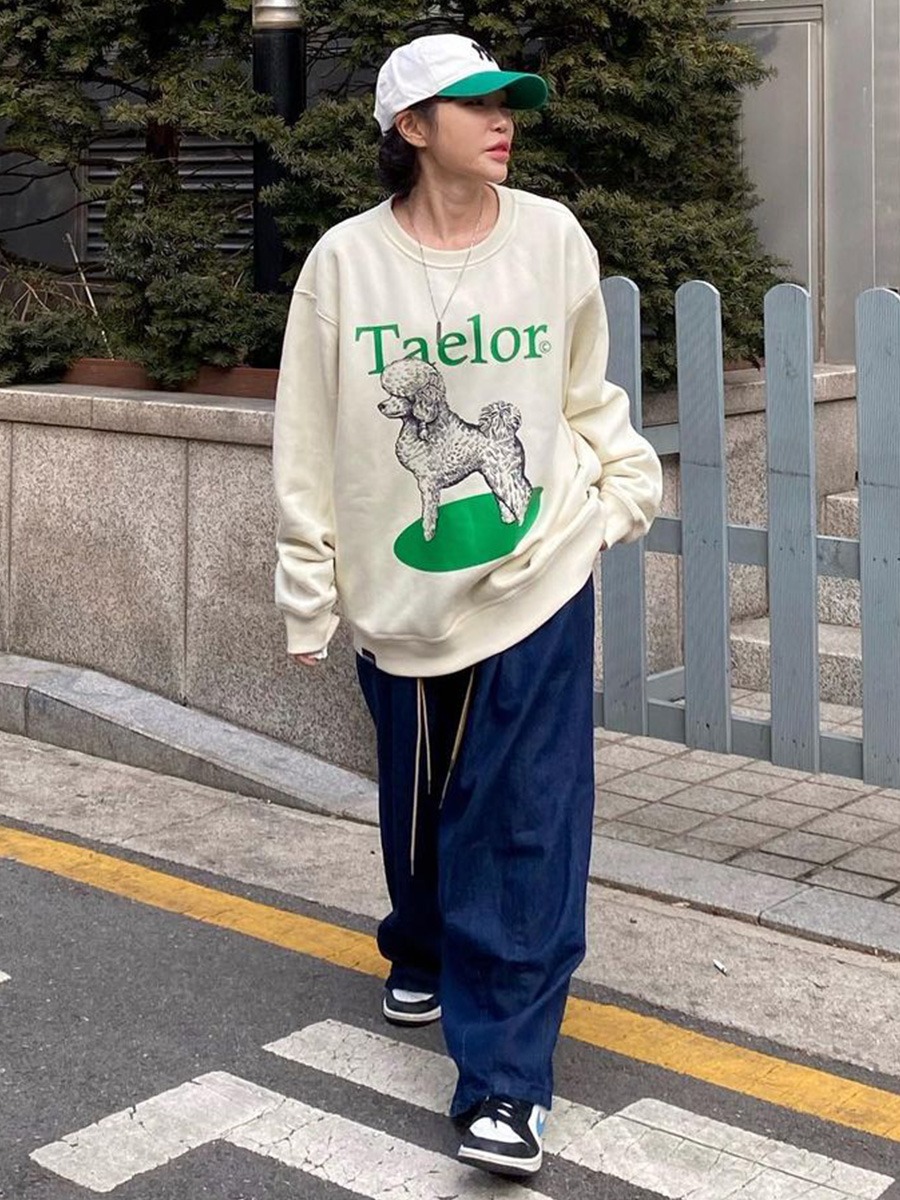 Taelor Series Poodle Sweatshirt (Ivory)