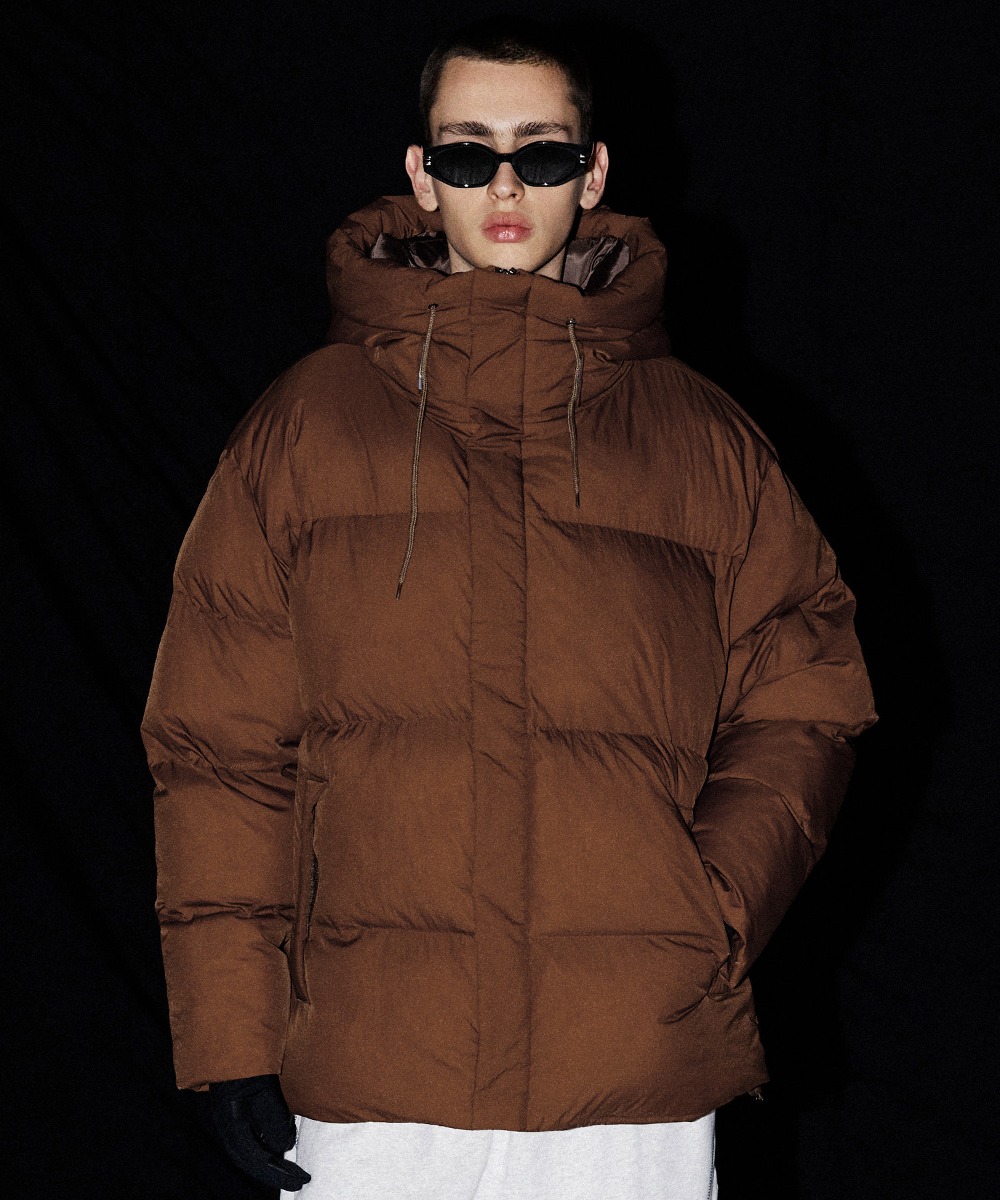 HOODED STRING DOWN PARKA (BROWN) [LRQWCUW223M]