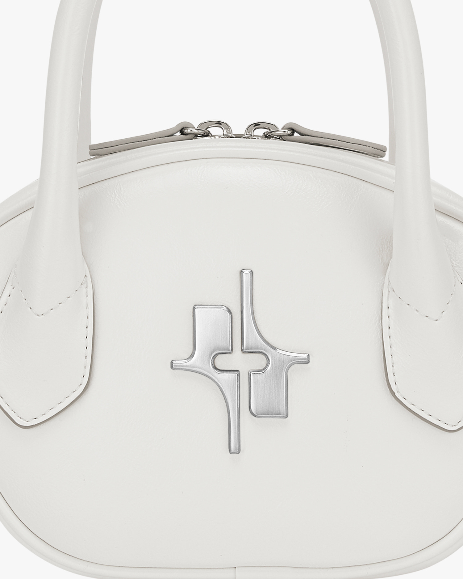 ◇FIND KAPOOR◇ Mini Illabag 18 White FINDKAPOOR - EN