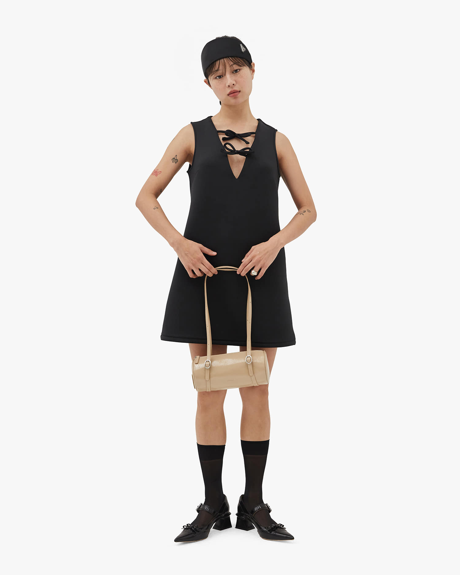 【FIND KAPOOR】PILLOW BAG 23 (Nude Beige) FINDKAPOOR - EN