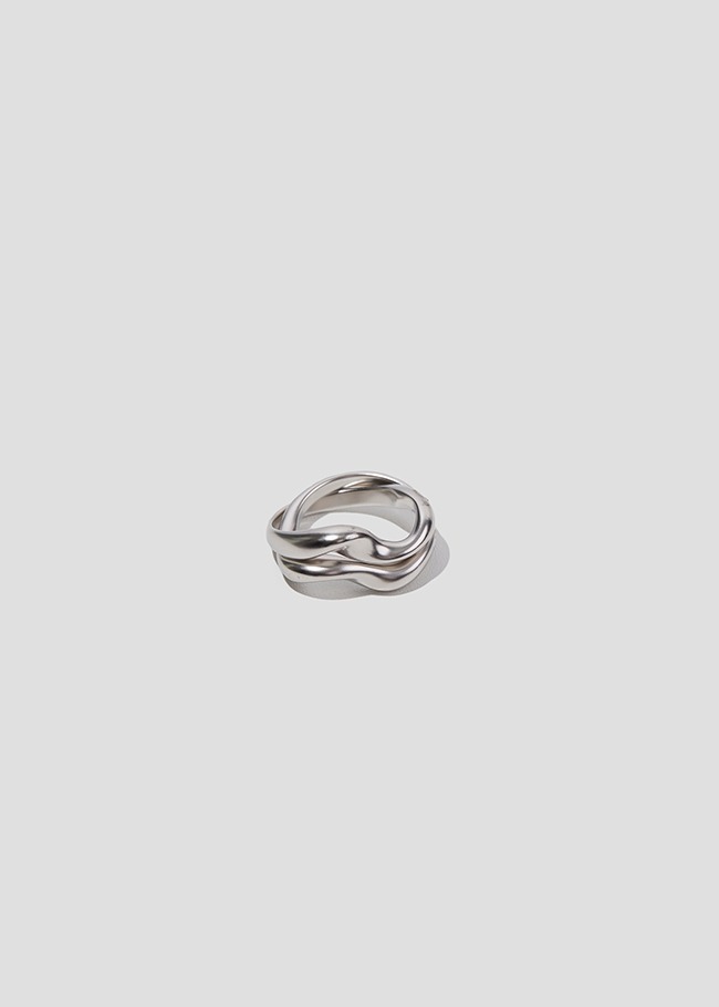Wave Design Metallic Ring