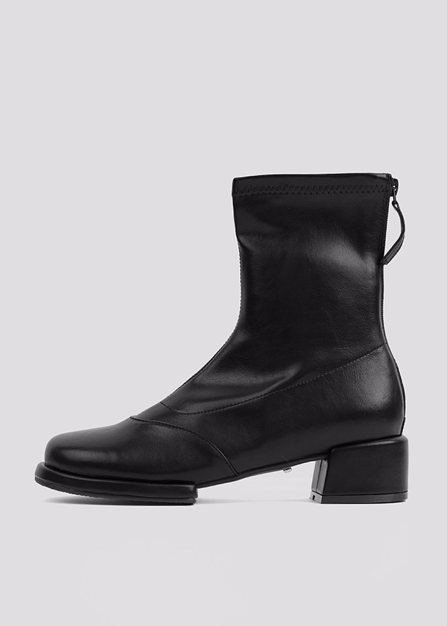 Round Toe Heeled Ankle Boots