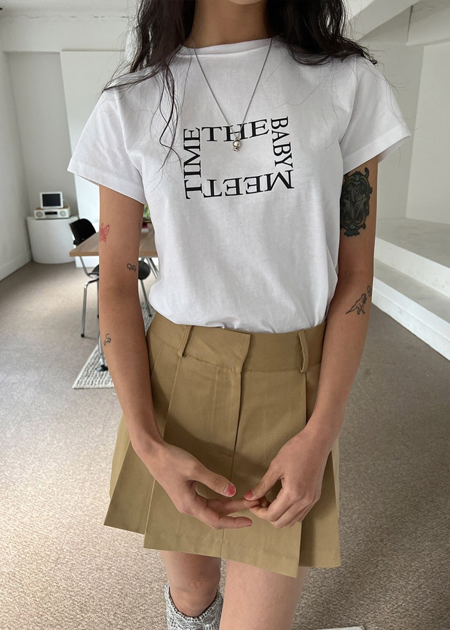 Square Lettering Print T-Shirt