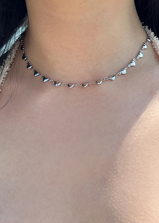 46806 Heart Embellishment Silver Tone Necklace