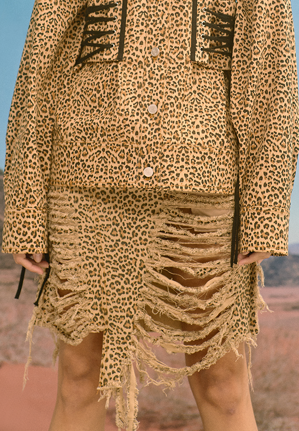 [SS20] Back star embroidery leopard print denim washing skirt