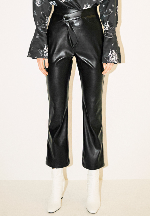 [FW20] Faux leather fitted trousers