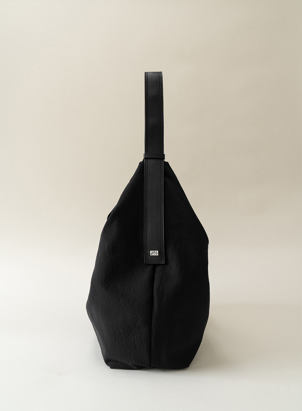 [4/11 출고][ESSENTIAL] 미아 Mia Oversized Bag Black