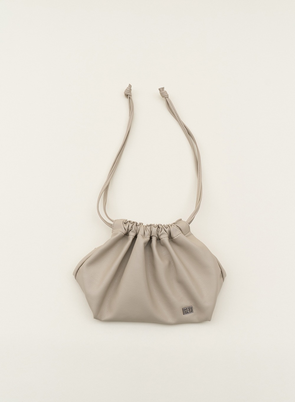 [Exclusive] Drawstring Pouch Beige