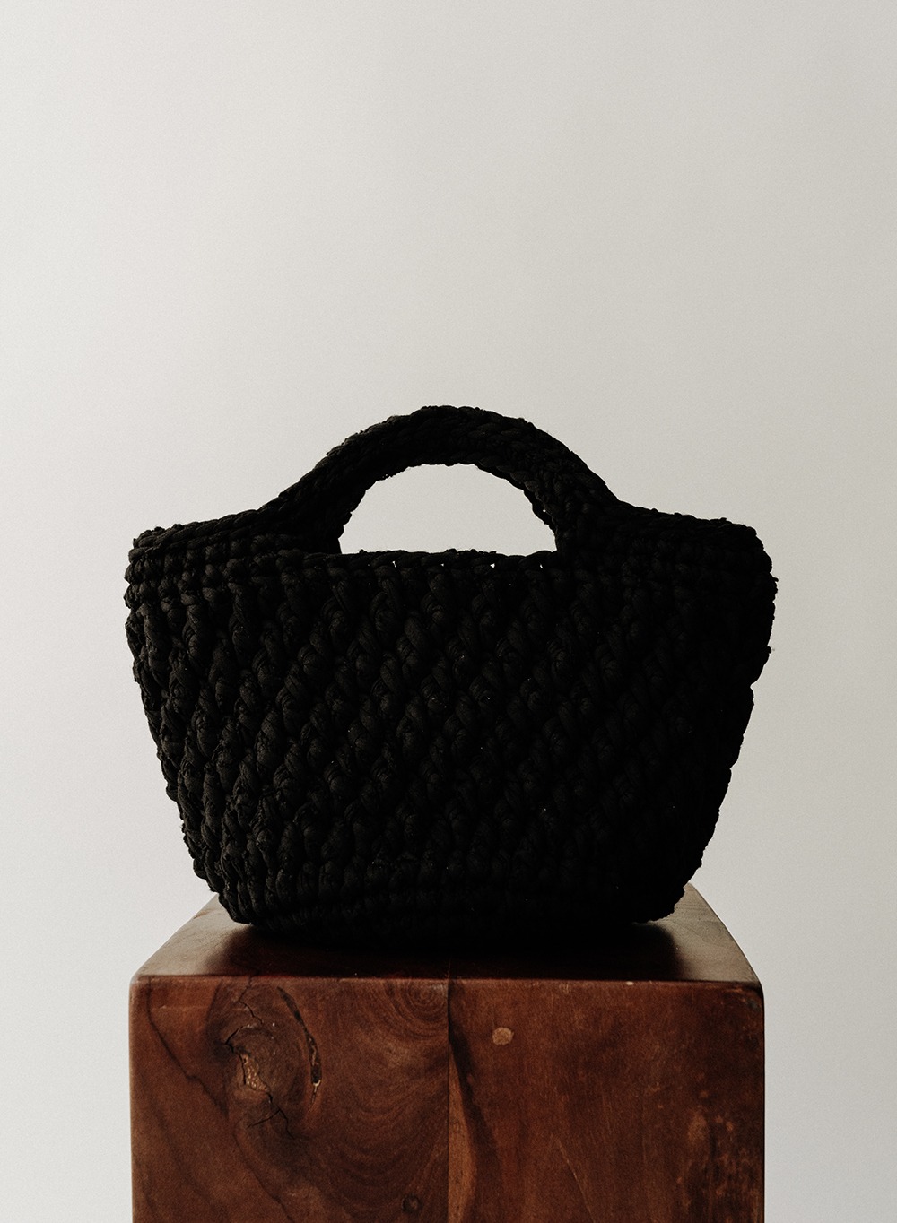 SS22 핸드메이드 Hand-made Knitted Tote Black