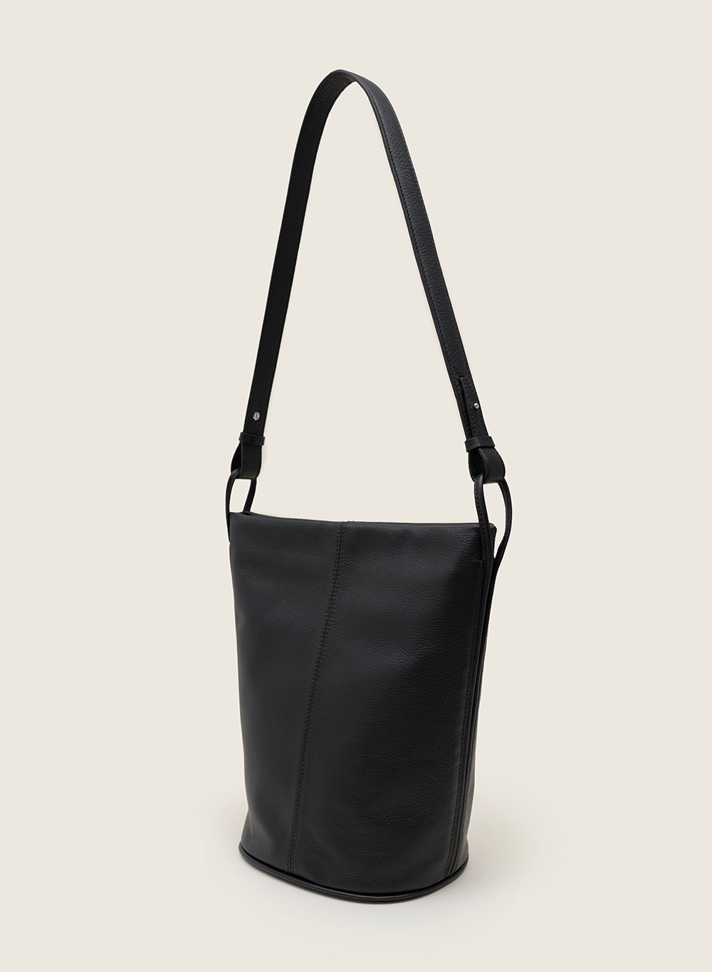 SS22 Leather Bucket Bag Black
