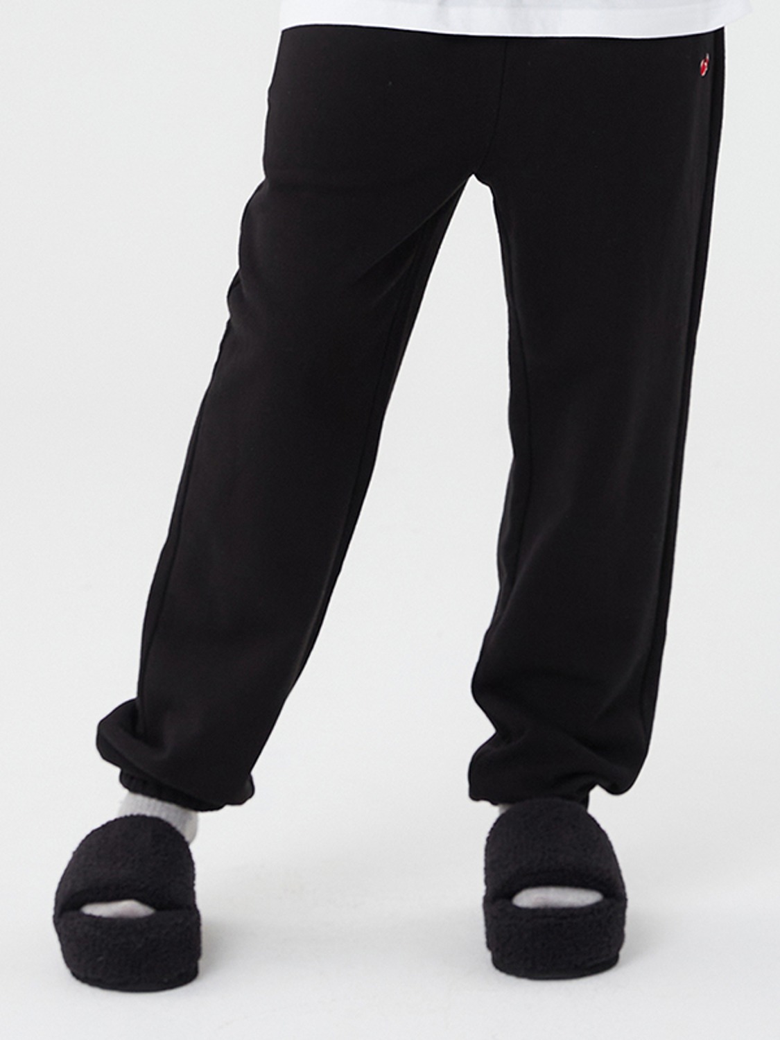 SMALL CHERRY JOGGER PANTS [BLACK]