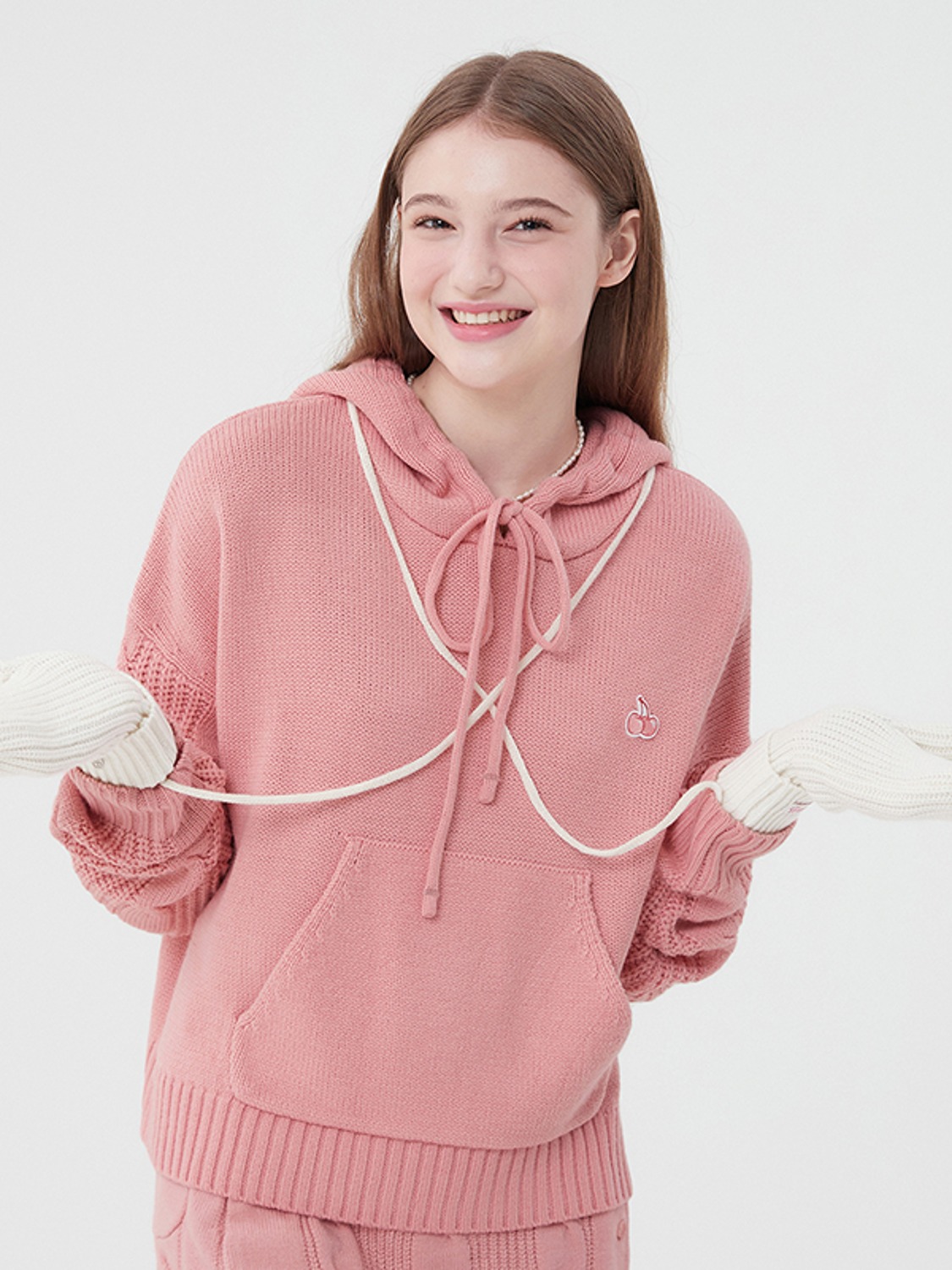 SMALL CHERRY SHORT KNIT HOODIE [PINK]