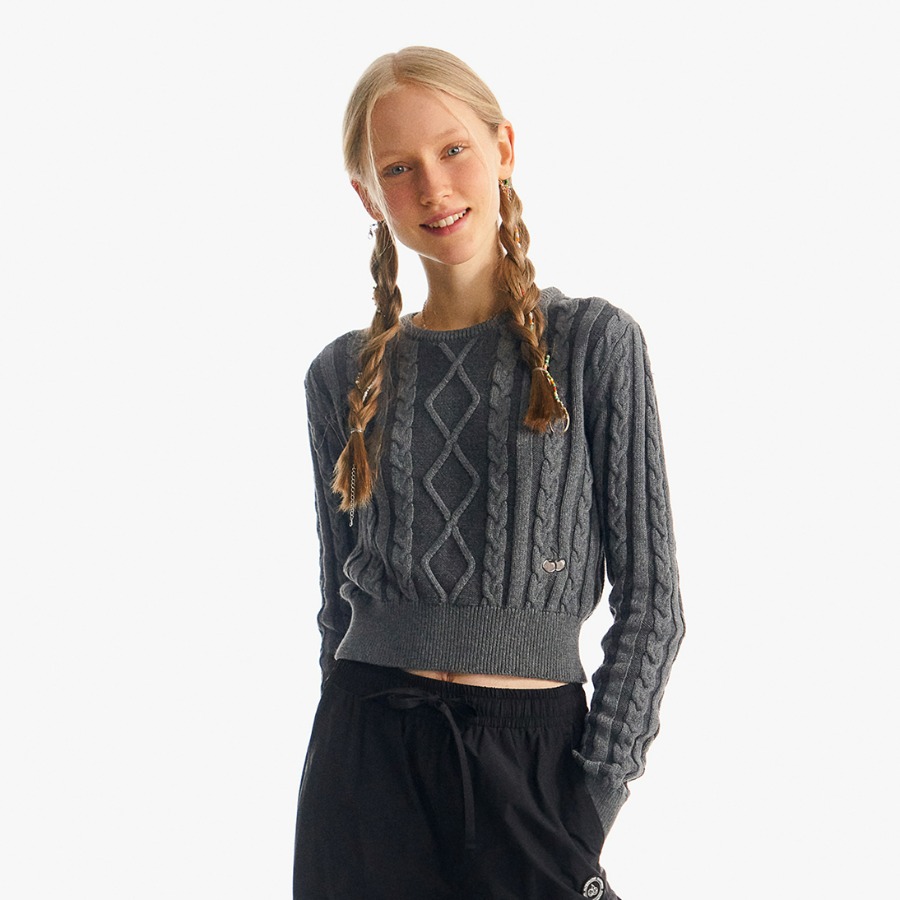 SMALL CHERRY TWO-TONE CABLE CROP KNIT [CHARCOAL]