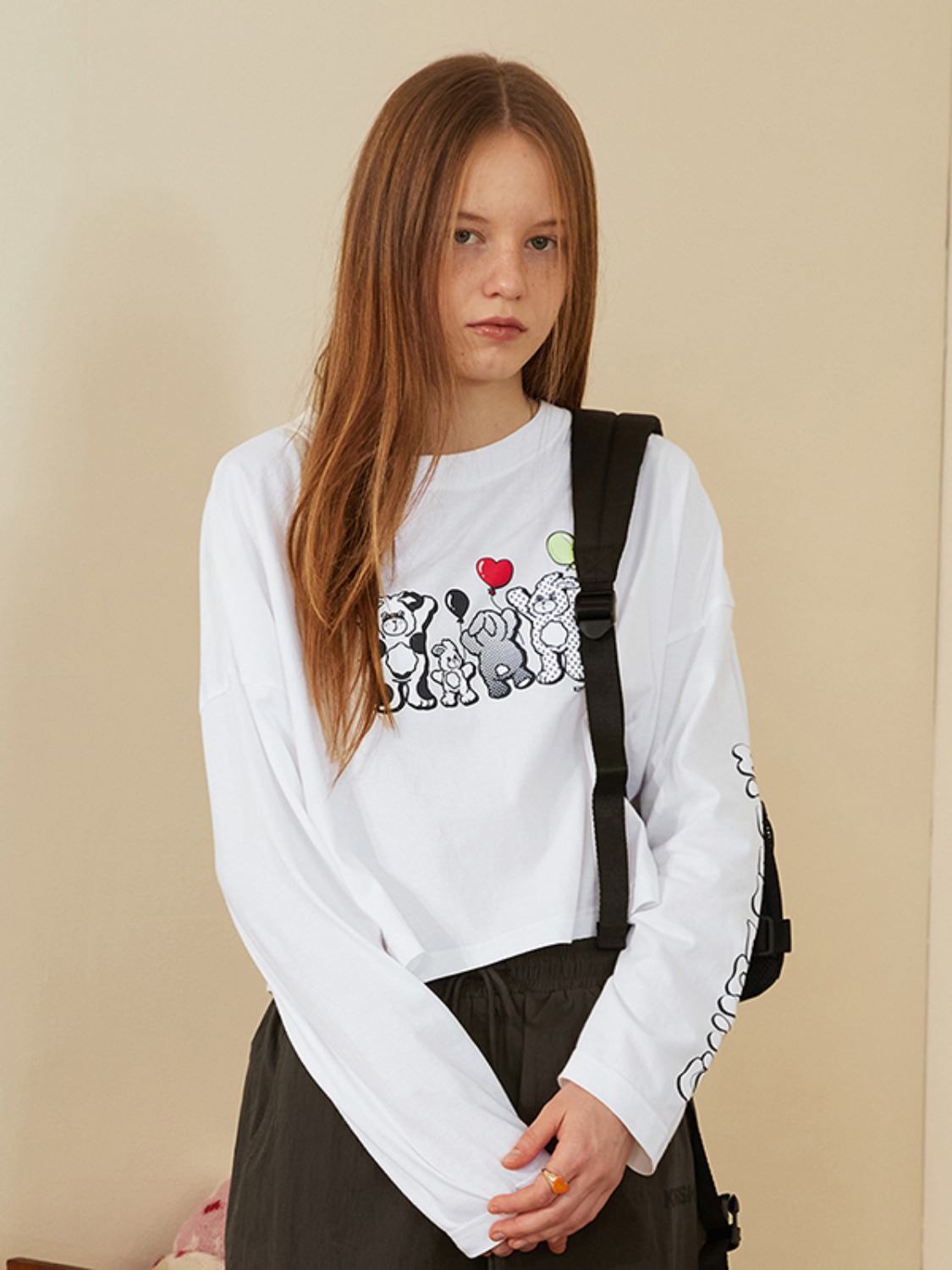 WITTY BUNNY GRAPHIC CROP LONG SLEEVE T-SHIRT [WHITE]