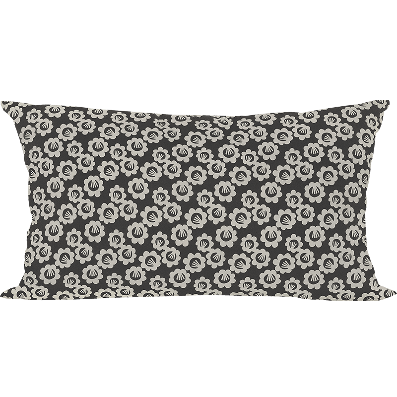 30 Black Pansy Cushion by Jessica Nielsen 30 블랙 팬지 쿠션 by 제시카 닐슨
