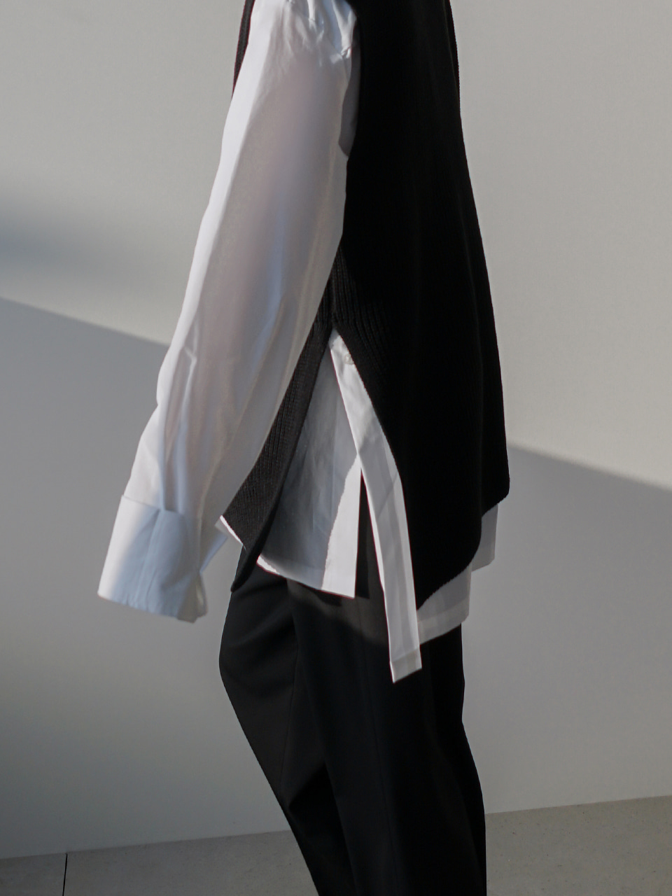 Inus Side Vented Knit Vest (4color)