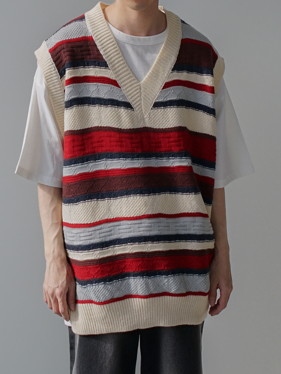 Mild Pattern Knitted Vest (2color)