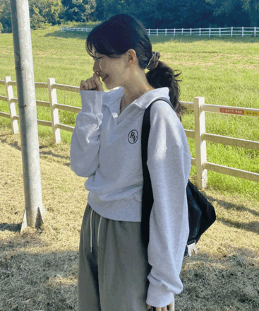 [무료배송]베티 카라 영문 자수 루즈핏 크롭 맨투맨 티셔츠 / 2 colors!