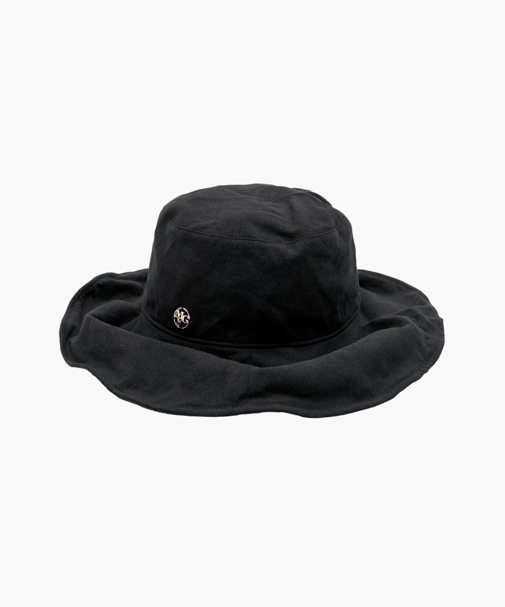 W CIRCLE LOGO WIDE BUCKET HAT black