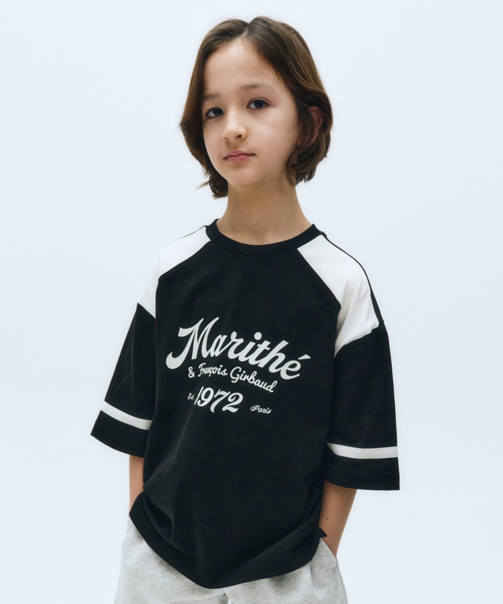 KIDS OVER FIT FOOTBALL TEE black
