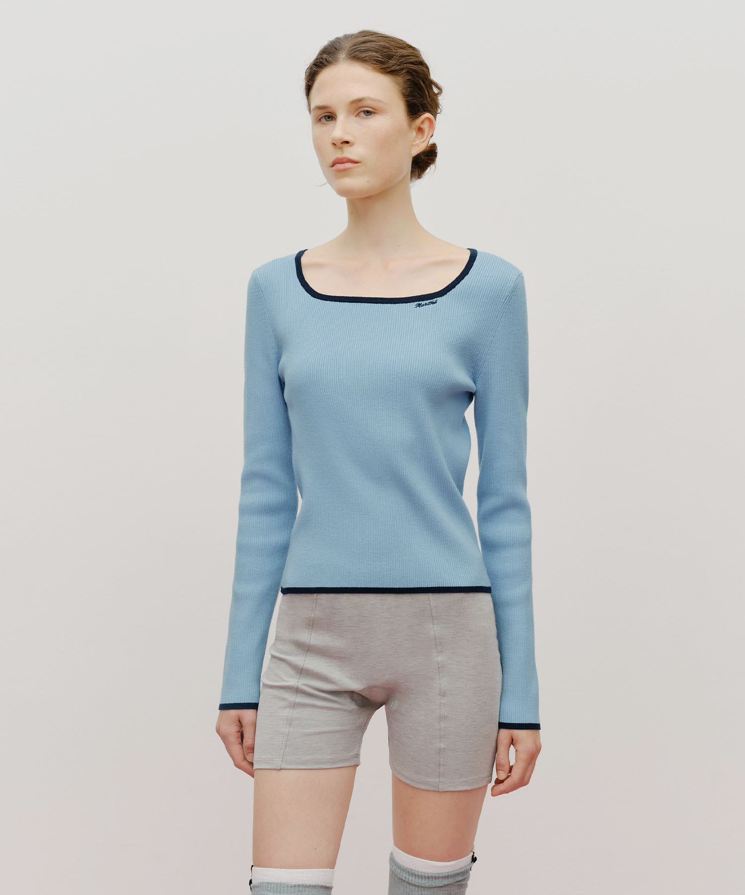 W COLOR POINT SQUARE NECK KNIT PULLOVER sky blue