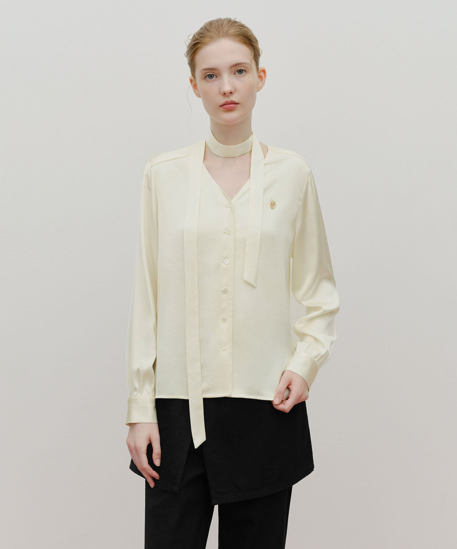 W V-NECK TIE BLOUSE ivory
