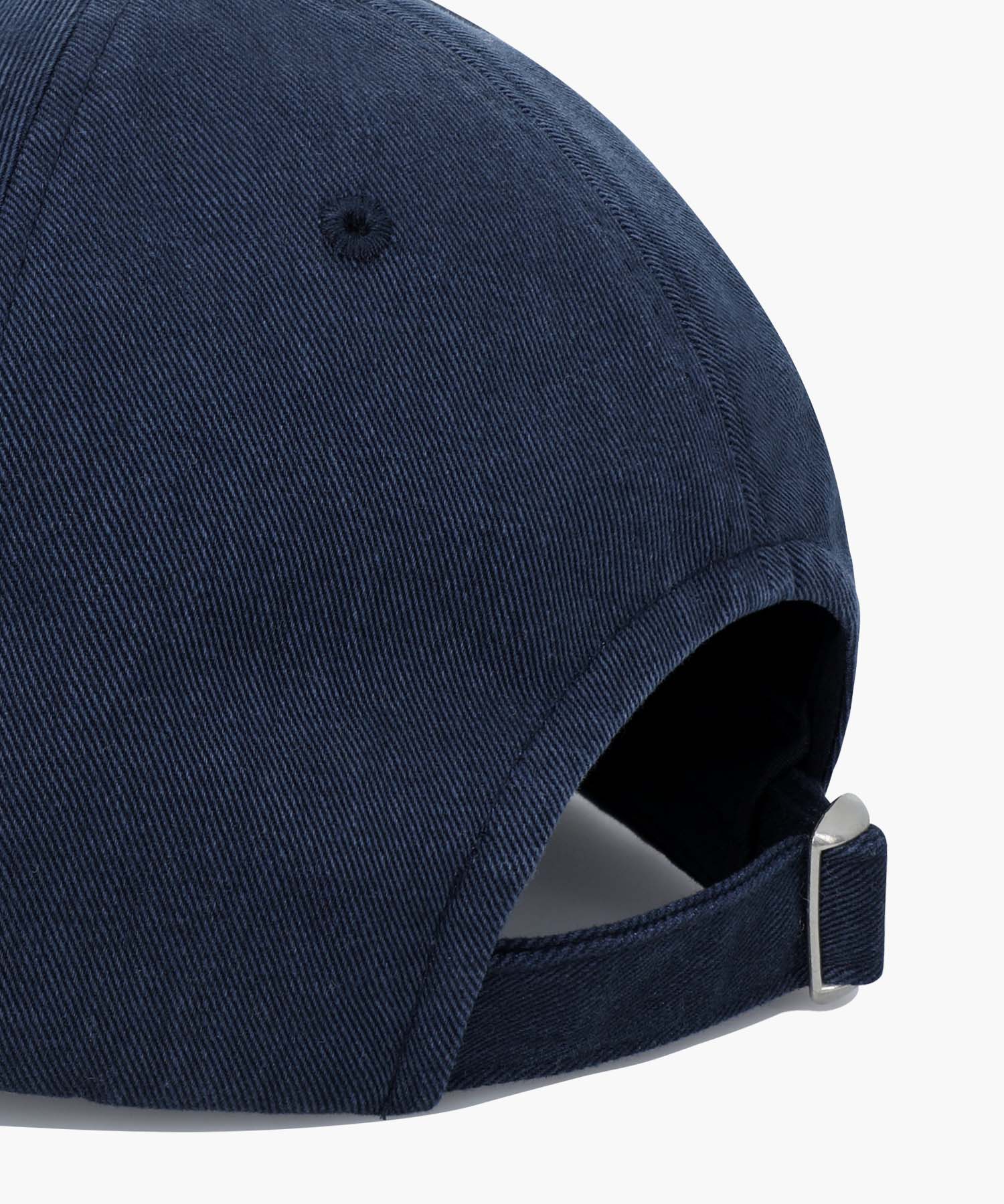 7/31 예약발송] MARITHE APPLIQUE FLAT BRIM CAP navy - MARITHÉ
