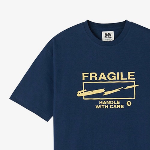 [사쉐증정] [브루클린웍스 디자인 시리즈] FRAGILE 반팔 티셔츠 [네이비]