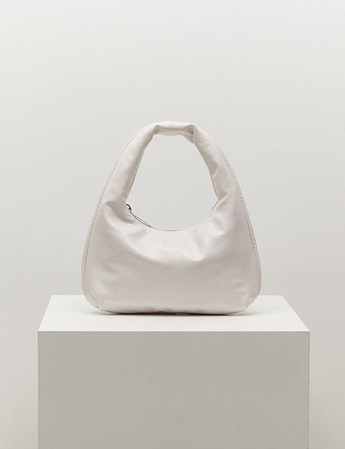 리퍼브 mini plump bag (crinkle white)