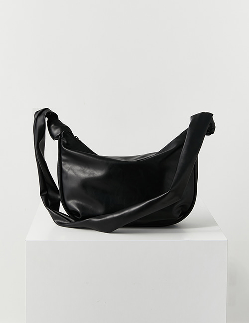 [2차 입고] cradle bag (black)