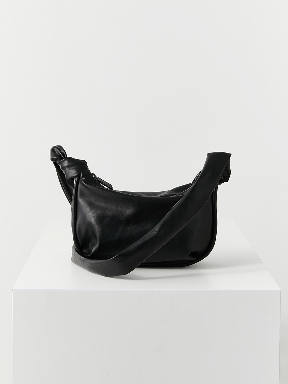 [2차 입고] mini cradle bag (black)