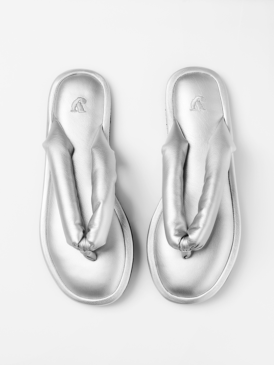 [NEW 15% ~6/10] easygoing slippers (silver)